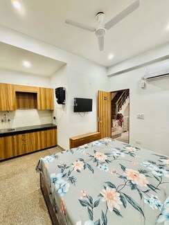 1 RkBuilder Floor For Rent in South City 1