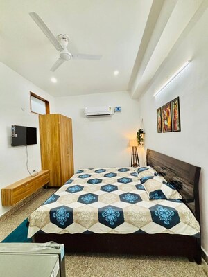 Bedroom in 1 RK Builder Floor at Moti Vihar – for Rent