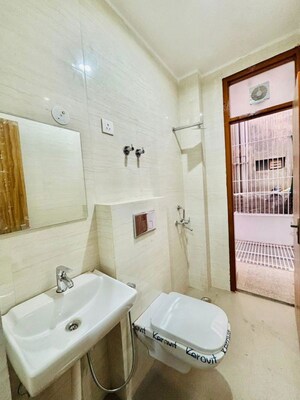 Bathroom in 1 RK Builder Floor at Moti Vihar – for Rent