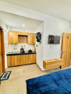 1 RkBuilder Floor For Rent in South City 1