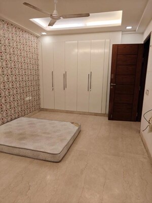 Room in 3 BHK Builder Floor at Greater Kailash I – for Rent