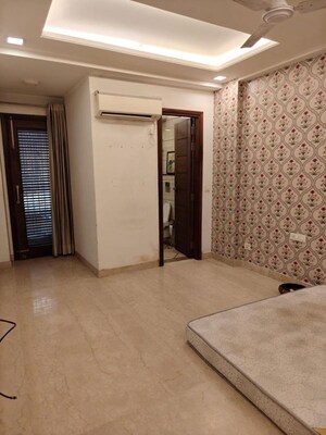 Room in 3 BHK Builder Floor at Greater Kailash I – for Rent