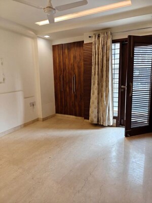 Room in 3 BHK Builder Floor at Greater Kailash I – for Rent
