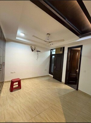 Room in 4 BHK Builder Floor at Pamposh Enclave – for Rent