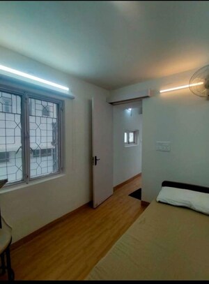 Room in 1 RK Builder Floor at Defence Colony – for Rent