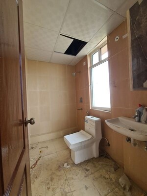 Bathroom in 2 BHK Apartment at ILD Grand, Sector 37c – for Rent
