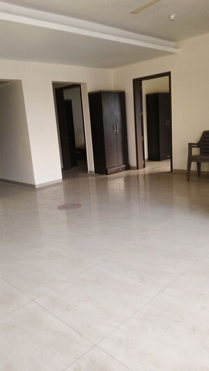 Room in 3 BHK Apartment at Rutuparna Apartments, Baner – for Rent