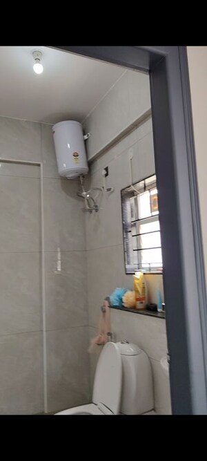 Bathroom in 1 BHK Apartment at Krishna Residency Kadubeesanahalli, Kadubeesanahalli – for Rent