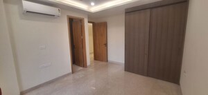 Room in 3 BHK Builder Floor at Jungpura Extension – for Rent