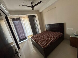 Bedroom in 2 BHK Builder Floor at Sector 52 – for Rent