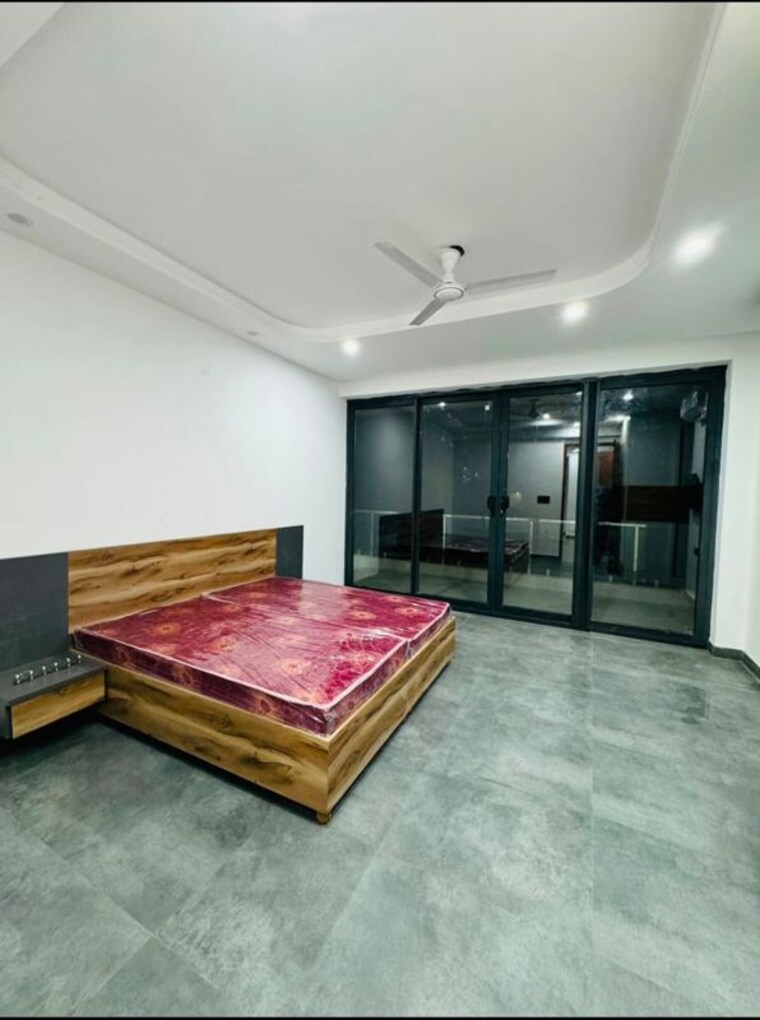 Bedroom, sector 27 3 Bedroom 2000 Sq.Ft. Builder Floor In Sector 27 Gurgaon 10383075