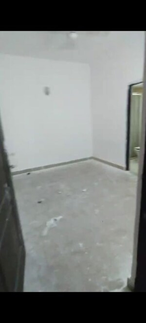 Room in 2.5 BHK Apartment at Ahinsa Khand 2 – for Sale