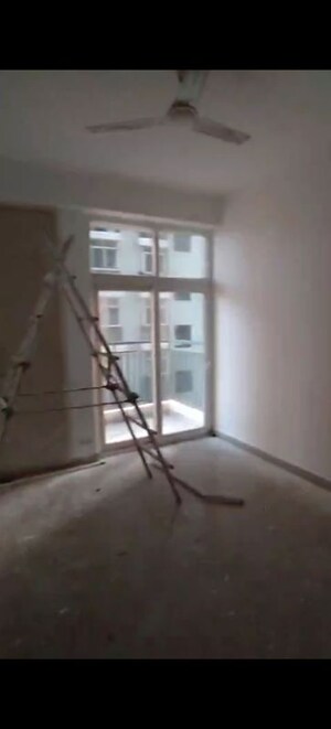 Room in 2.5 BHK Apartment at Ahinsa Khand 2 – for Sale