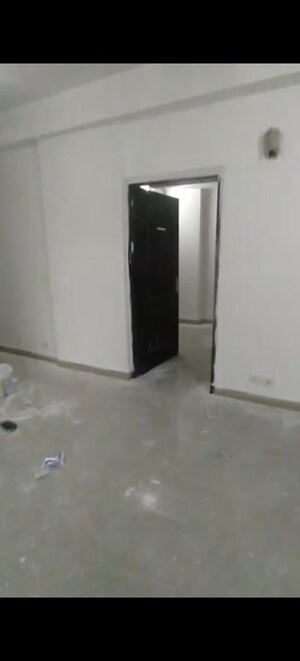 Room in 2.5 BHK Apartment at Ahinsa Khand 2 – for Sale