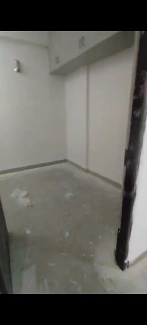 Room in 2.5 BHK Apartment at Ahinsa Khand 2 – for Sale