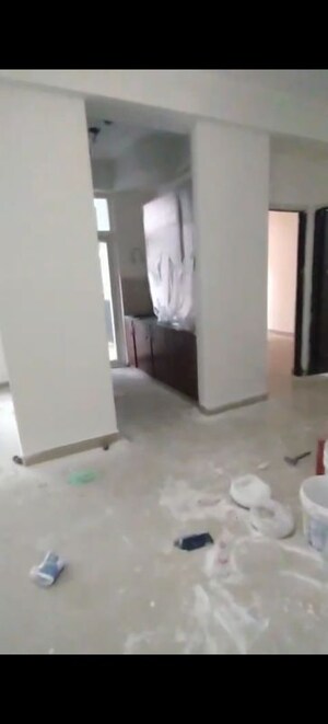 Room in 2.5 BHK Apartment at Ahinsa Khand 2 – for Sale