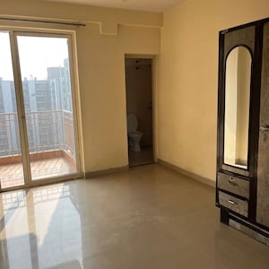 3.5 BHK Apartment For Sale in Satguru Apartments Faridabad, Sector 65