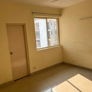 Room in 3.5 BHK Apartment at Satguru Apartments Faridabad, Sector 65 – for Sale