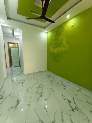 Room in 2 BHK Independent House at Jankipuram Extension – for Rent