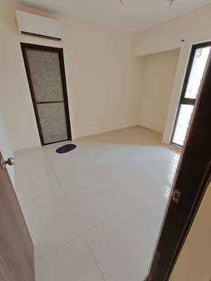 Room in 2 BHK Apartment at Lodha Casa Maxima, Mira Road – for Rent