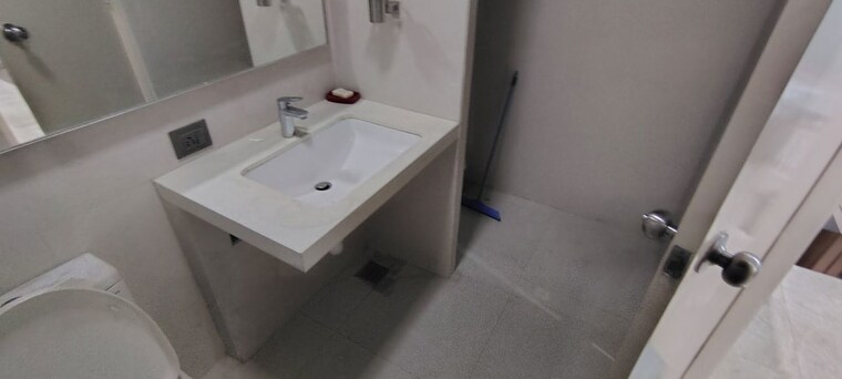 Bathroom, hiranandani-estate-rodas-enclave 3 Bedroom 1485 Sq.Ft. Apartment In Ghodbunder Road Thane 10383136