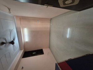 Team Area in 1.5 BHK Builder Floor at Mayur Vihar – for Rent