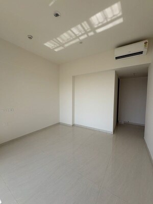 Room in 3.5 BHK Apartment at Lodha Bellagio, Powai – for Rent