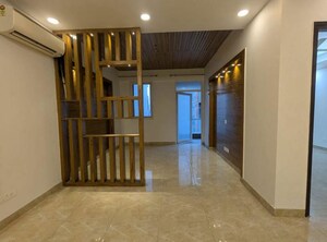 Room in 3 BHK Builder Floor at Sushant Lok Iii – for Rent