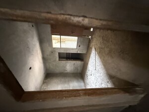 Room in 6 BHK Independent House at Sainik Colony – for Sale