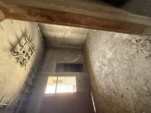 Room in 6 BHK Independent House at Sainik Colony – for Sale