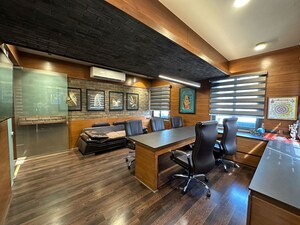  Office Space For Rent in Sola