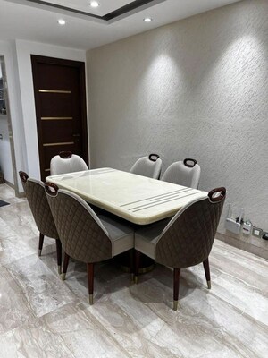 Team Area in 3 BHK Builder Floor at BPTP Amstoria, Sector 102 – for Sale