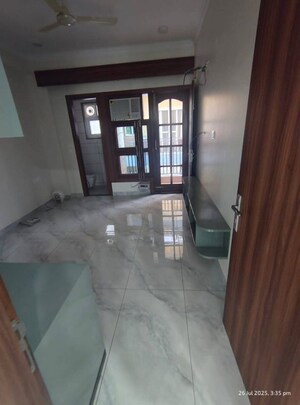 Room in 3 BHK Builder Floor at BPTP Amstoria, Sector 102 – for Sale