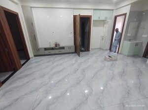 Room in 3 BHK Builder Floor at BPTP Amstoria, Sector 102 – for Sale