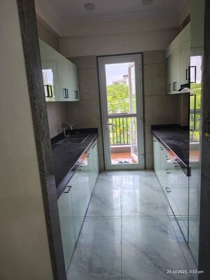 Building Lobby in 3 BHK Builder Floor at BPTP Amstoria, Sector 102 – for Sale