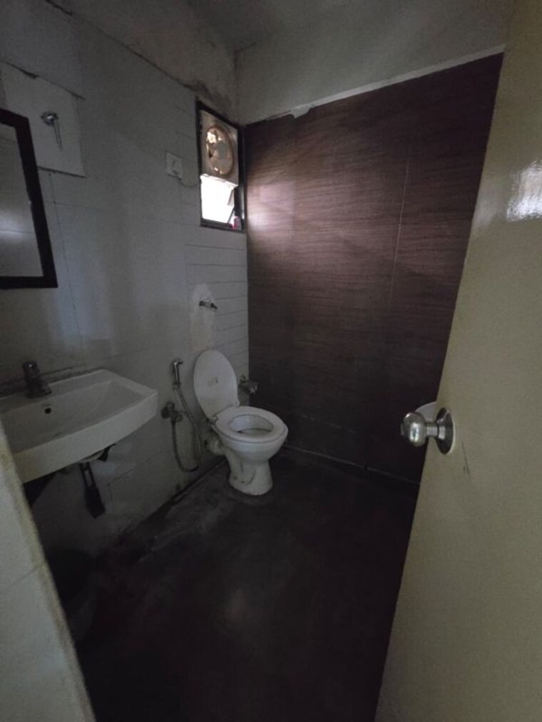 Bathroom, iscon-elegance Commercial Office Space 2477 Sq.Ft. In Prahlad Nagar Ahmedabad 10383253