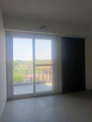 Room in 3 BHK Apartment at SAV Gulnaar Meadows, Ambala Highway – for Rent
