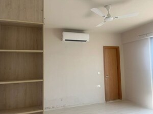 Room in 3 BHK Apartment at M3M Heights, Sector 65 – for Sale
