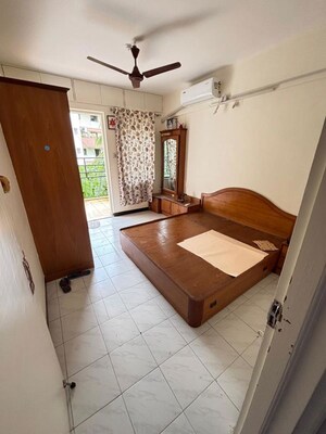 Master Bedroom in 3 BHK Builder Floor at Rahul Towers, Kothrud – for Rent