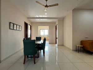 Team Area in 6+ BHK Apartment at Preet Colony – for Rent