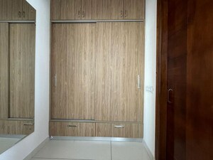 Furnished Amenities in 6+ BHK Apartment at Preet Colony – for Rent