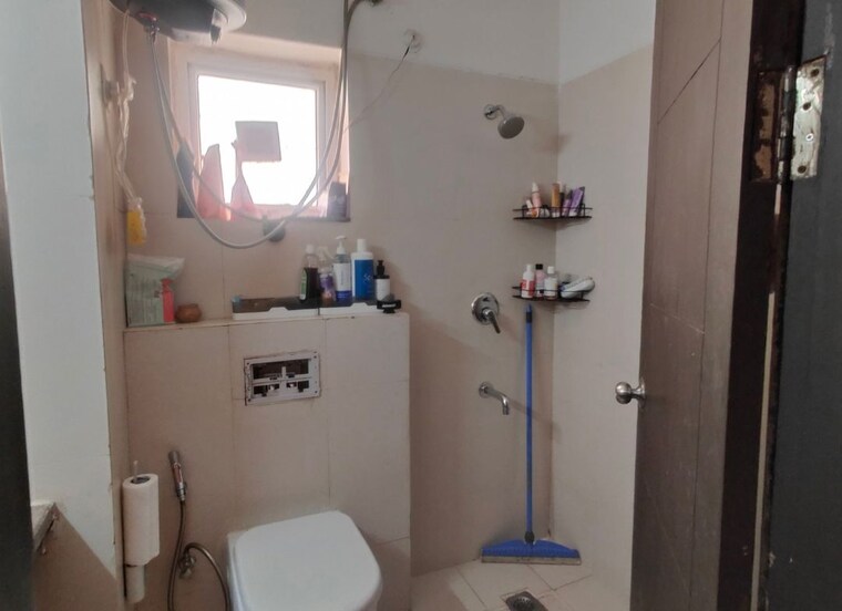 Bathroom, spaze-apotel 2.5 Bedroom 1750 Sq.Ft. Apartment In Sector 81 Gurgaon 10383296