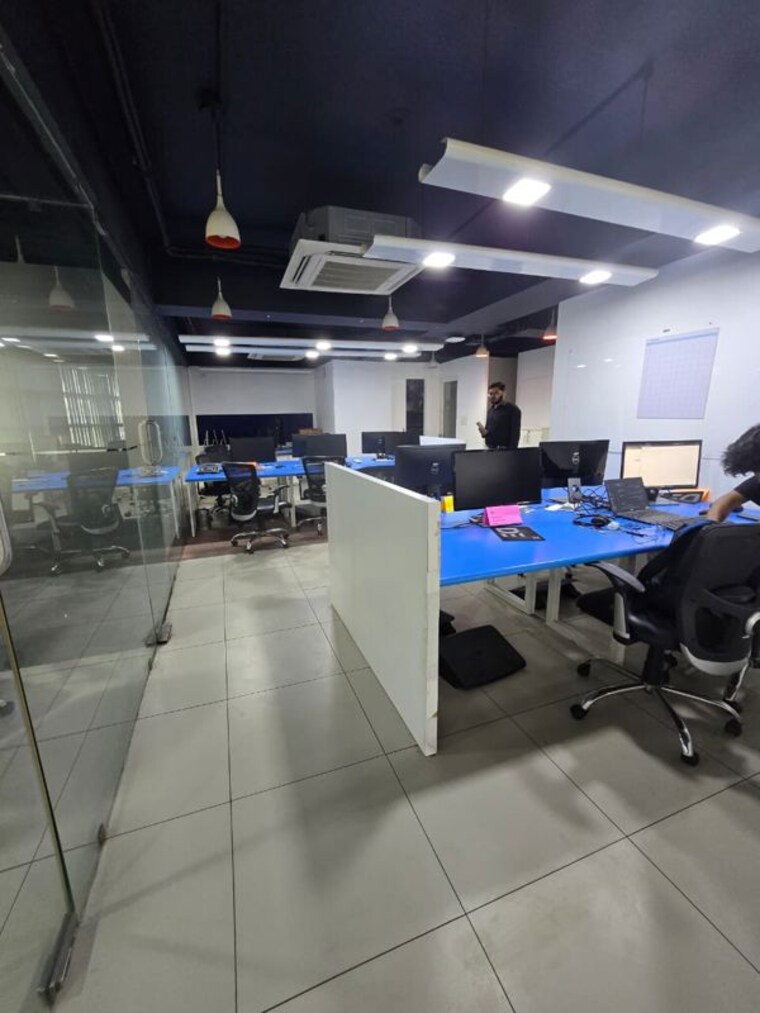Team Area, hn-safal-mondeal-square Commercial Office Space 2208 Sq.Ft. In Prahlad Nagar Ahmedabad 10383329