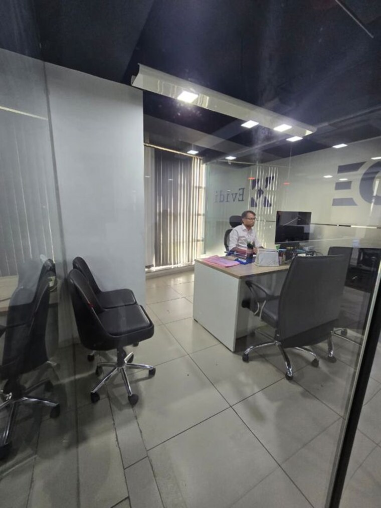 Team Area, hn-safal-mondeal-square Commercial Office Space 2208 Sq.Ft. In Prahlad Nagar Ahmedabad 10383329