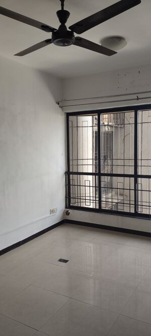Bedroom in 4 BHK Apartment at Montreal Tower, Andheri West – for Sale