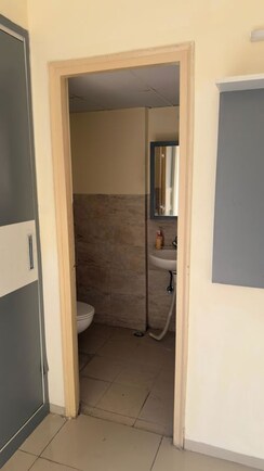 2 BHK Apartment For Rent in Wave City