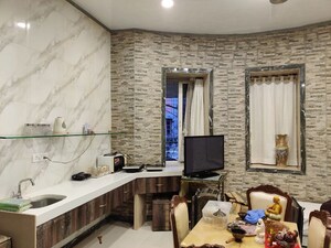  Showroom For Rent in Colaba