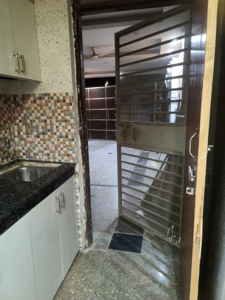 Kitchen, jawahar nagar 2 Bedroom 800 Sq.Ft. Builder Floor In Jawahar Nagar Delhi 10383374