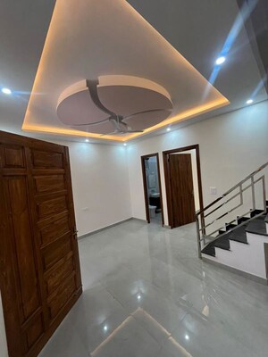 Room in 3 BHK Independent House at Laxman Chowk – for Sale
