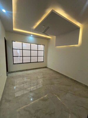 Room in 3 BHK Independent House at Laxman Chowk – for Sale